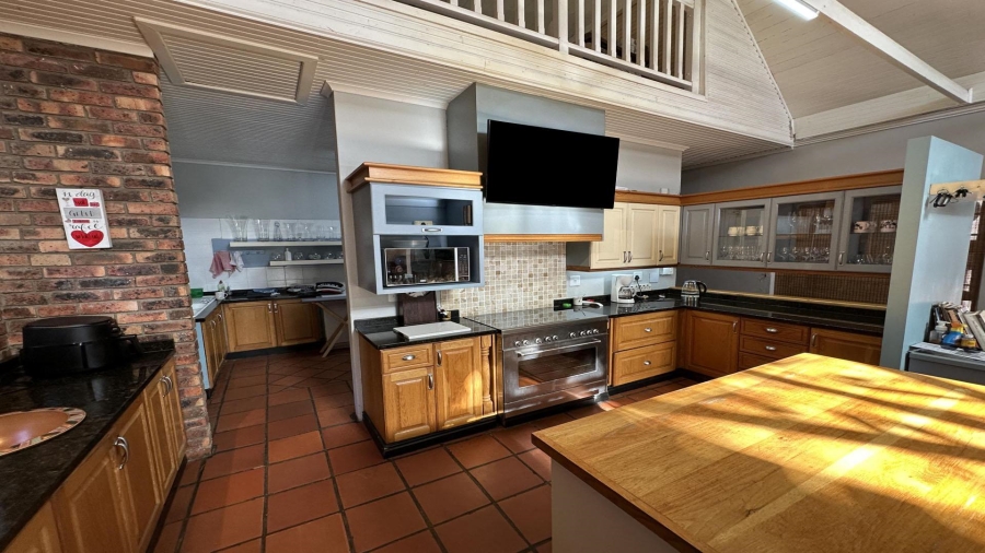 5 Bedroom Property for Sale in Lovemore Heights Estate Eastern Cape